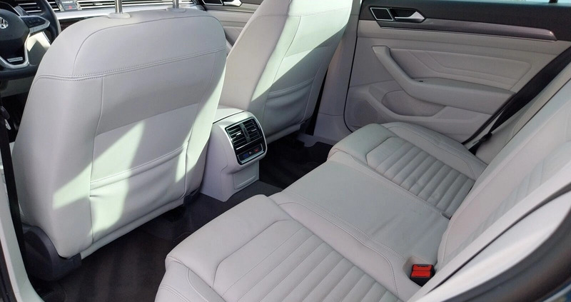 Volkswagen Passat cena 164900 przebieg: 70296, rok produkcji 2020 z Szydłowiec małe 667